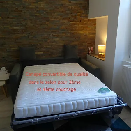 Apartment Lot Of Bed