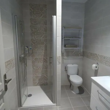 Lot Of Bed Apartment