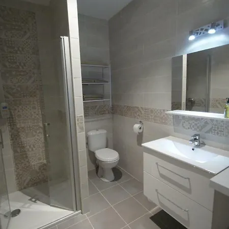 Lot Of Bed Apartment