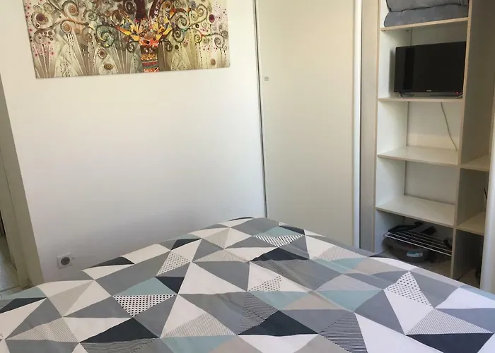 Apartament Lot Of Bed